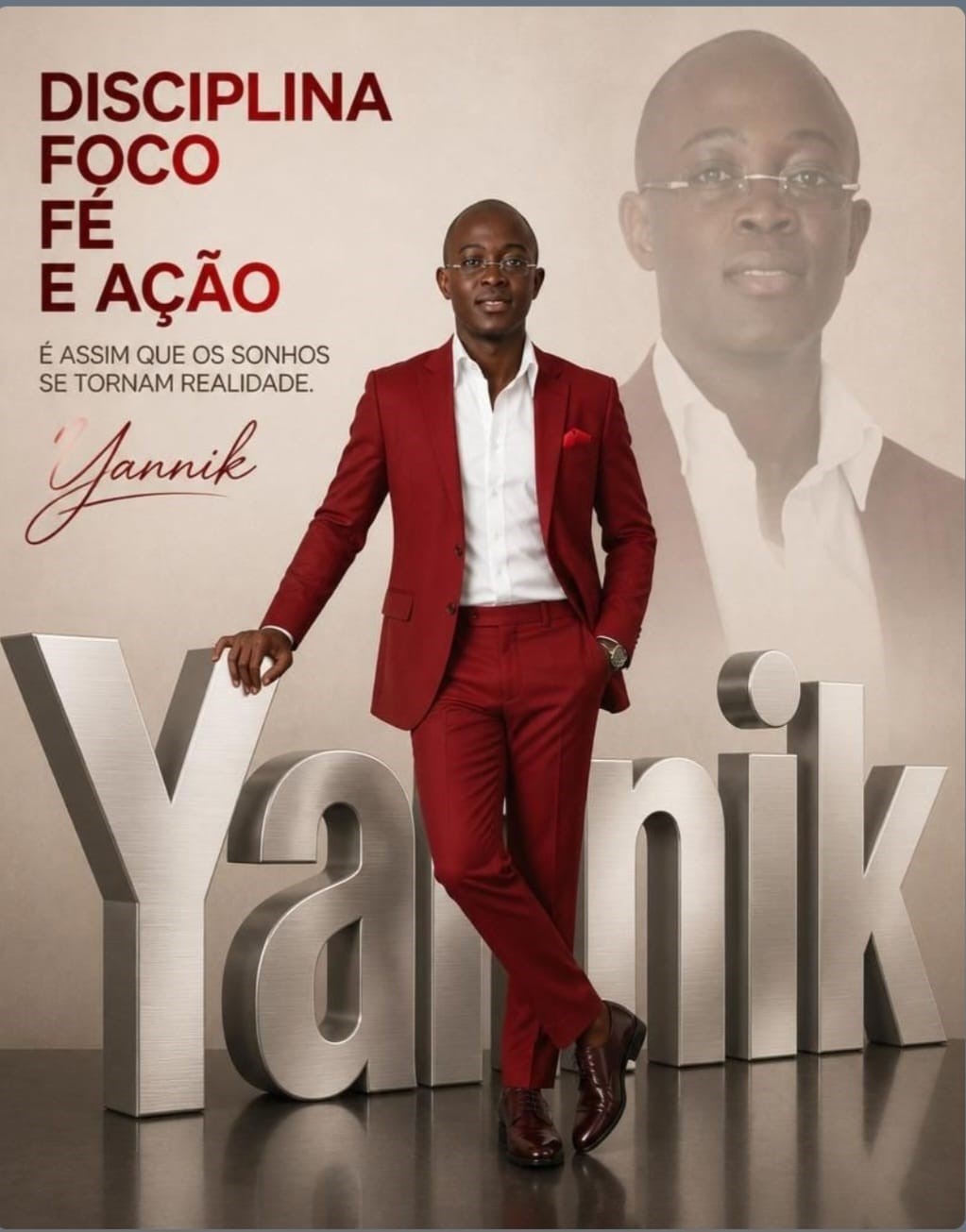 Yannik Alberto Constantino Mateus, consultor de TI, em terno vermelho